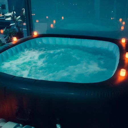 Luxury 9Ine Penthouse With Garden & Jacuzzi Lägenhet Birmingham Exteriör bild