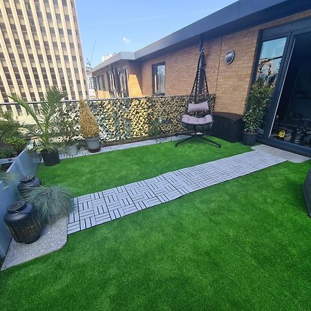 Luxury 9Ine Penthouse With Garden & Jacuzzi Lägenhet Birmingham Exteriör bild