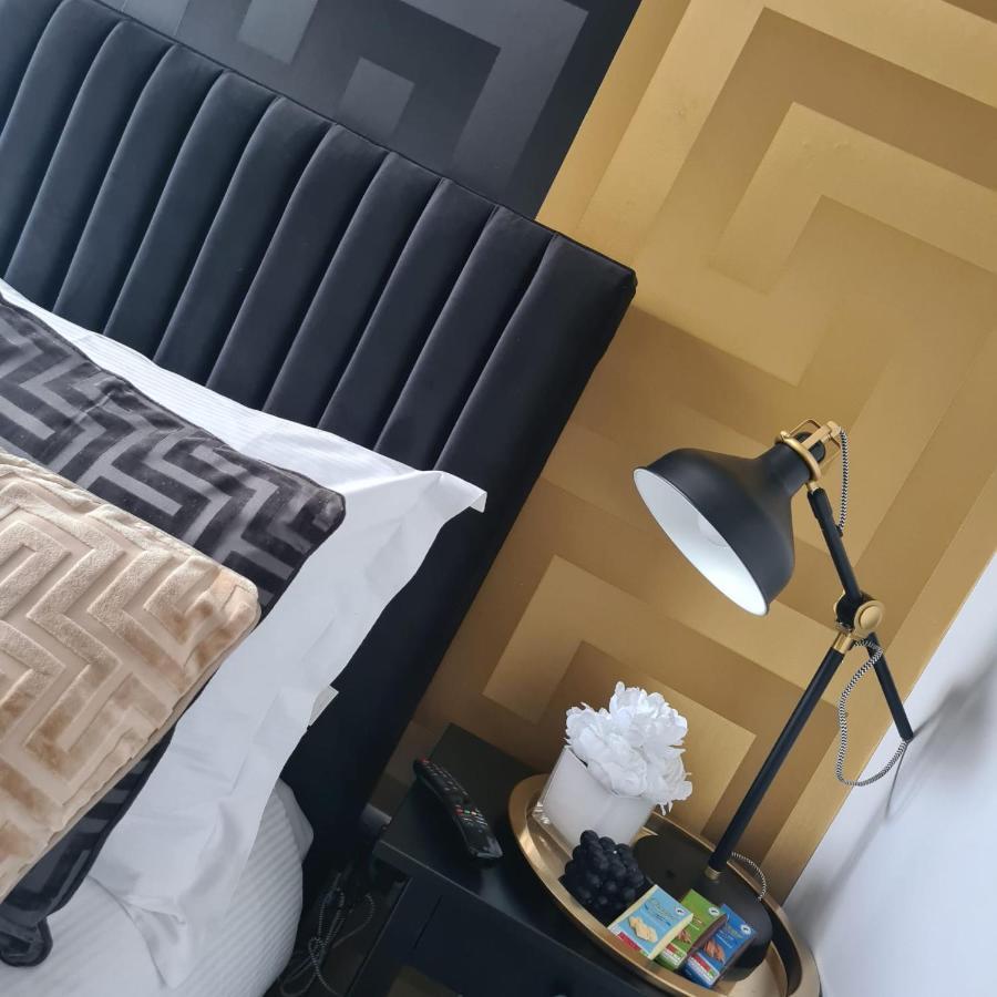 Luxury 9Ine Penthouse With Garden & Jacuzzi Lägenhet Birmingham Exteriör bild