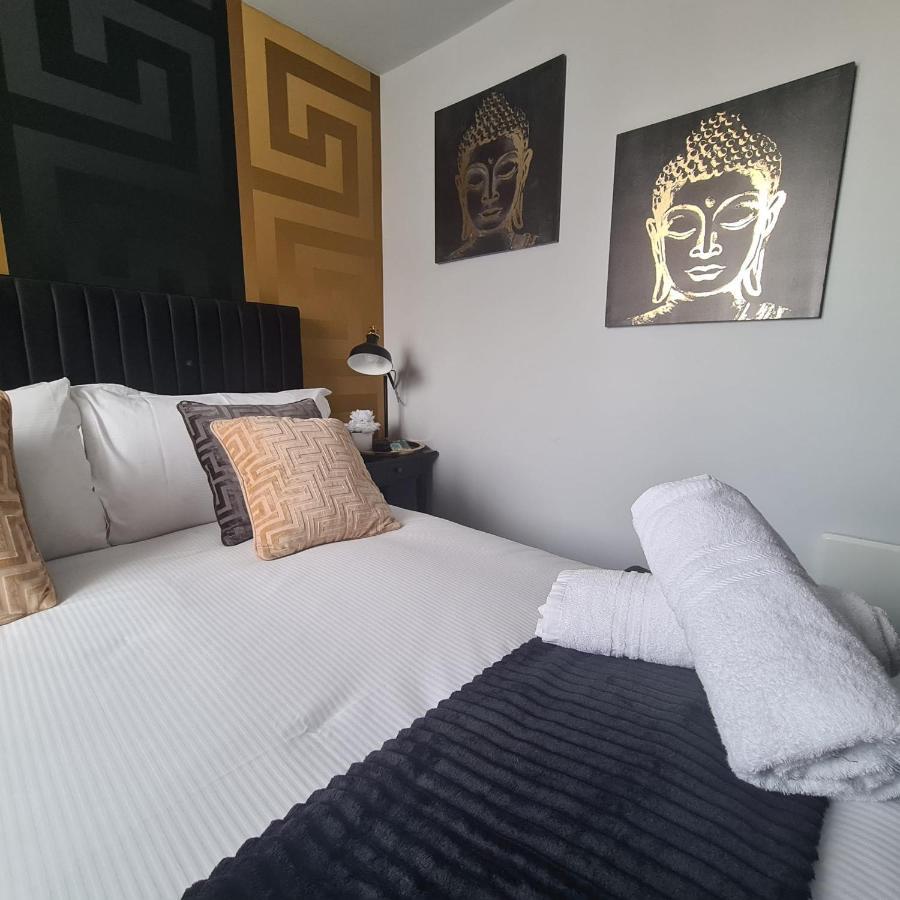 Luxury 9Ine Penthouse With Garden & Jacuzzi Lägenhet Birmingham Exteriör bild