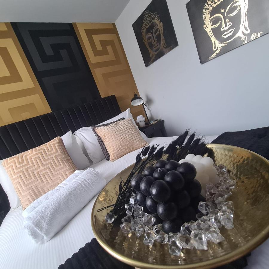 Luxury 9Ine Penthouse With Garden & Jacuzzi Lägenhet Birmingham Exteriör bild
