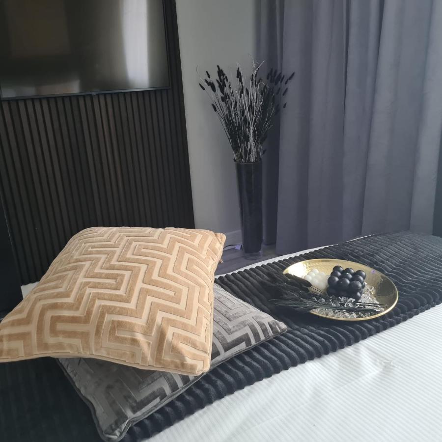 Luxury 9Ine Penthouse With Garden & Jacuzzi Lägenhet Birmingham Exteriör bild