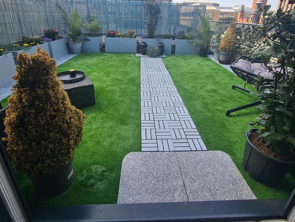 Luxury 9Ine Penthouse With Garden & Jacuzzi Lägenhet Birmingham Exteriör bild