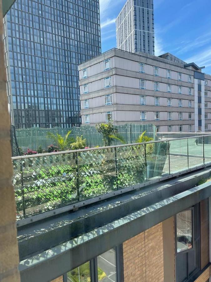 Luxury 9Ine Penthouse With Garden & Jacuzzi Lägenhet Birmingham Exteriör bild